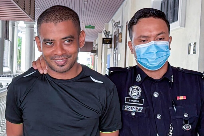 Image from: Salim Kapoor senyum dituduh rompak, cedera warga asing