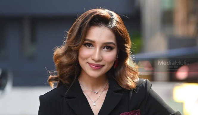 Image from: Tak kisahlah ada anak 10 pun, ‘call time’ kena jaga – Elisya Sandha