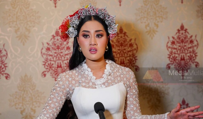Image from: ‘Ini risiko seorang artis’ – Aisha Retno jawab baju PGLM terlalu seksi