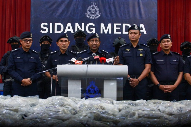 Image from: PDRM diberi dua hari soal pilot seludup 25 ekstasi