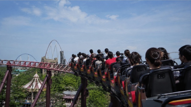 Image from: 22 pengguna roller coaster cedera di taman tema