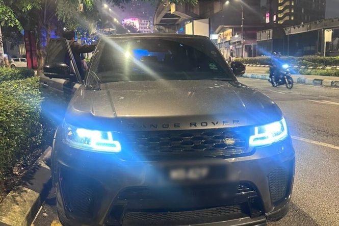 Image from: Hantar bos berhibur, Range Rover pula disita JPJ