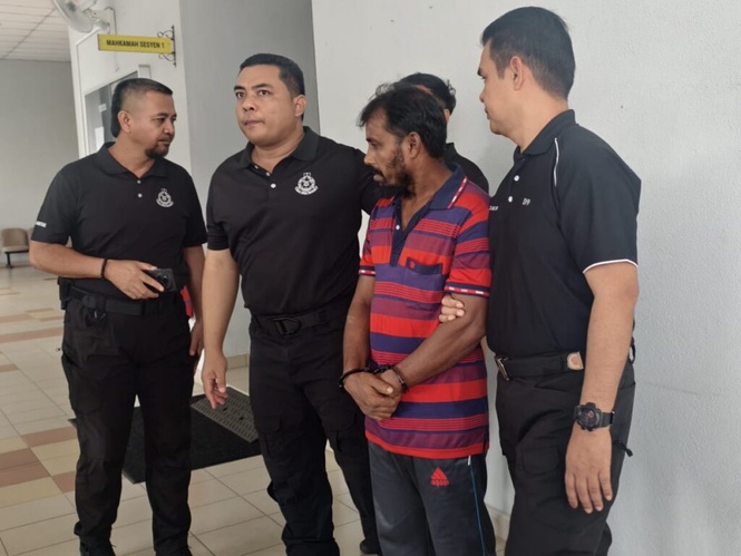 Image from: Lelaki Bangladesh didakwa bunuh tiga rakan senegara