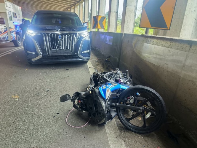 Image from: Penunggang motosikal maut langgar MPV ketika memotong