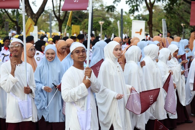 Image from: Giliran ‘Kakak Bomba’, ‘Kakak Telekung’ pula jadi pilihan rakyat