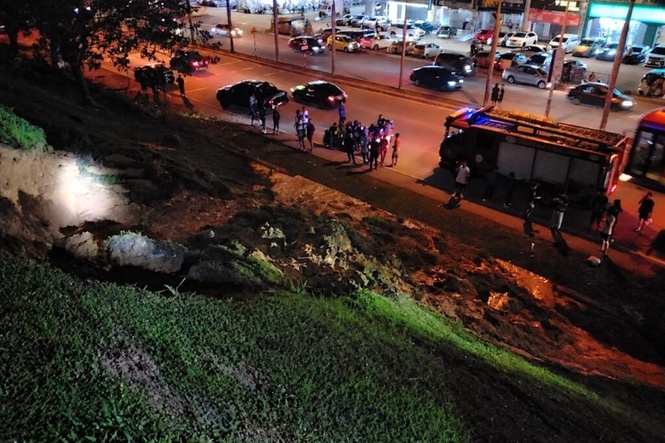 Image from: Tanah runtuh: Penghuni diarahkan kosongkan kediaman