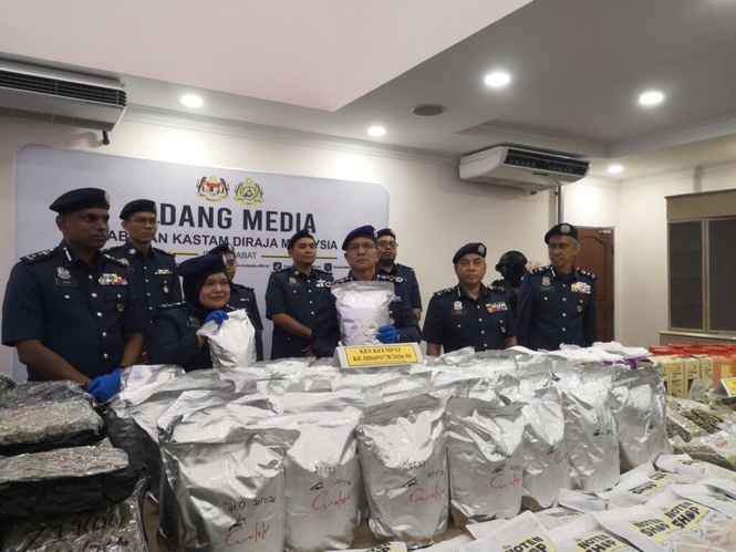 Image from: Sorok bunga ganja bersama pes cili, lampin pakai buang