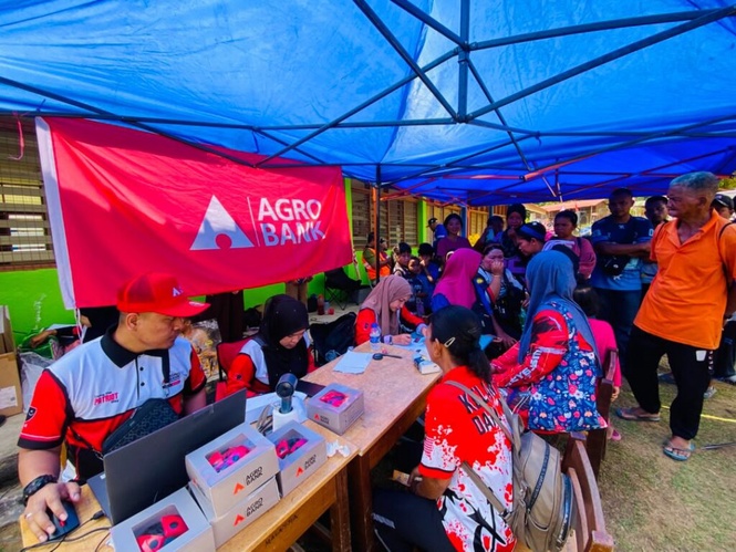 Image from: Agrobank santuni 2,000 masyarakat Orang Asli Gua Musang