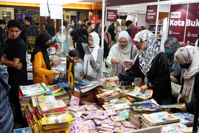 Image from: 1.72 juta pelajar selesai tebus Baucar Buku Madani