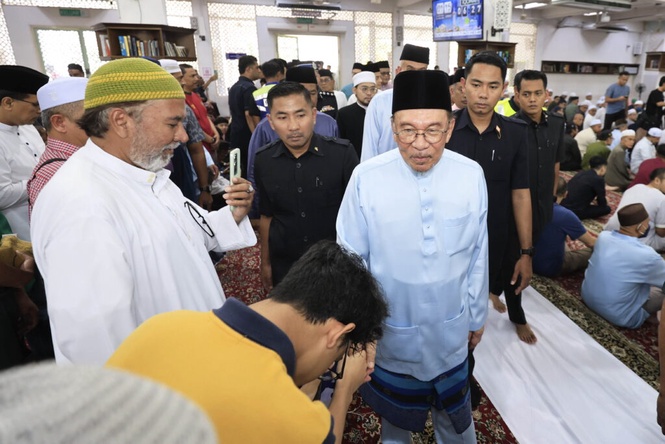 Image from: PM sokong cadangan pelaburan TH diletak bawah SC, BNM