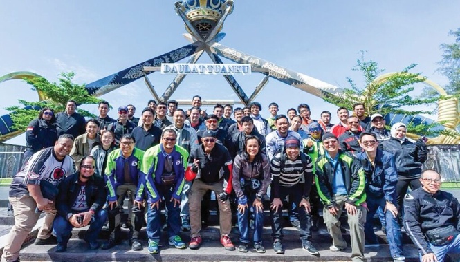 Image from: Warga Singapura ride ‘perlahan’ teroka Malaysia