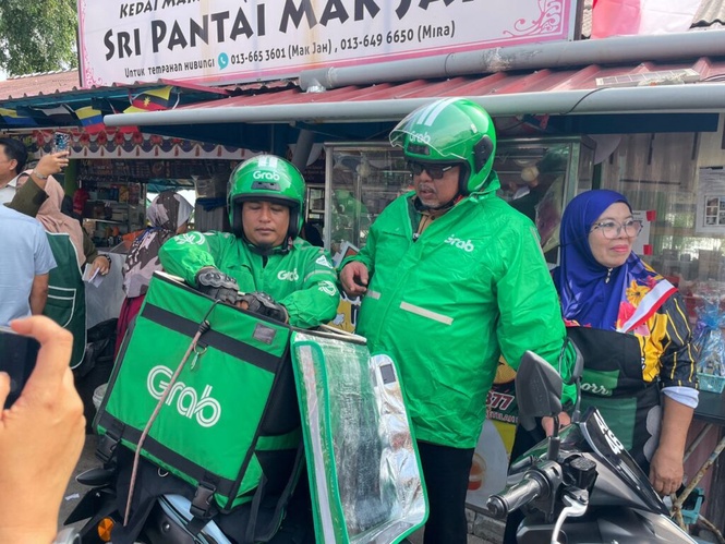 Image from: Lebih 3,000 rider Melaka bakal terima subsidi servis motosikal