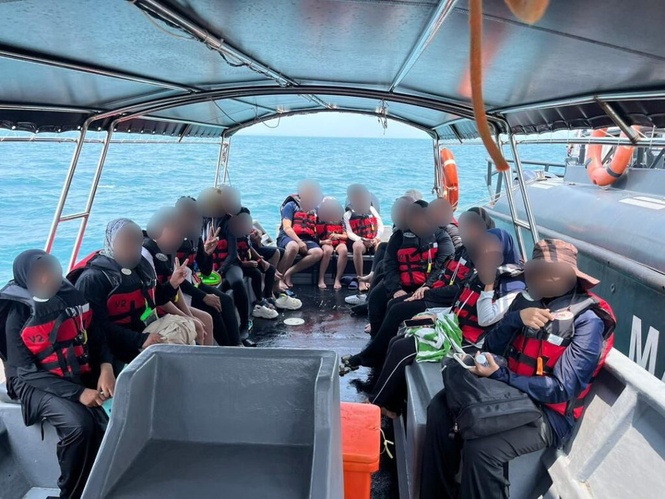 Image from: Bot penumpang bawa lebih muatan di Pulau Besar ditahan
