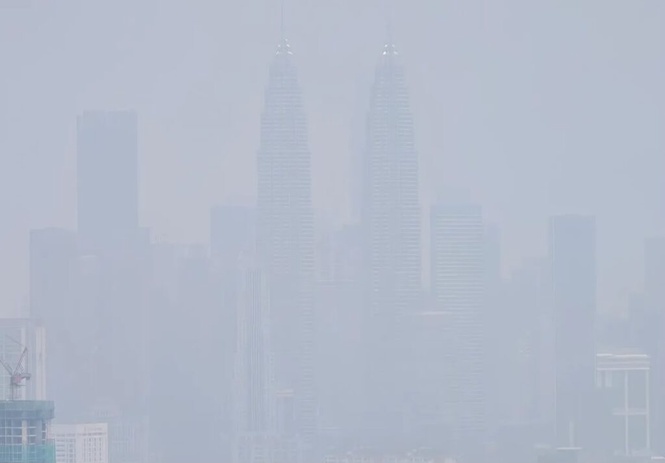 Image from: Jerebu KL makin teruk, pekerja mahu kelepasan kerja di rumah