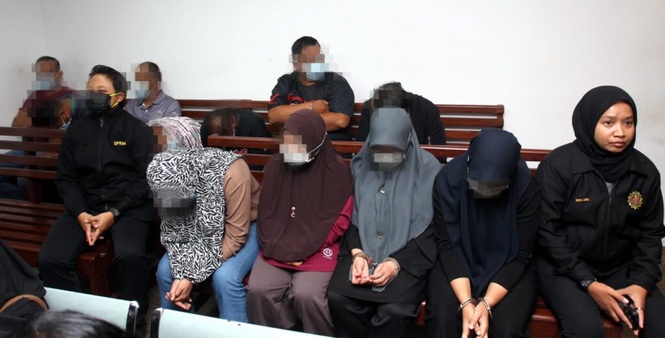 Image from: Enam penjawat awam, 4 ejen direman kes dokumen palsu tukar hak milik