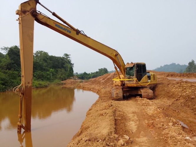 Image from: Melombong di luar kawasan permit, kaut untung berganda