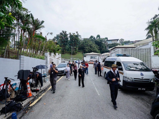 Image from: Polis belum terima pengesahan rasmi tahanan rumah Najib