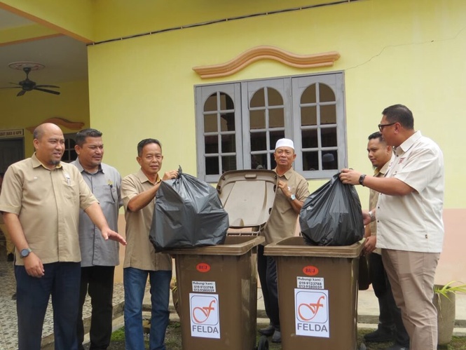 Image from: Sampah tak lagi ‘berkampung’ di ladang Felda
