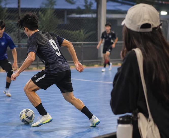 Image from: ‘Lelaki pergi futsal bawa girlfriend, terus naik isim macam main EPL’