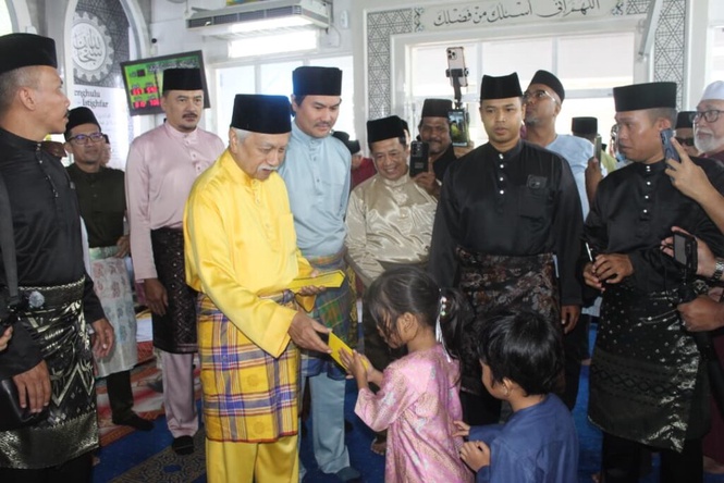 Image from: NGO Melayu, Islam ikrar taat setia terhadap Tuanku Muhriz