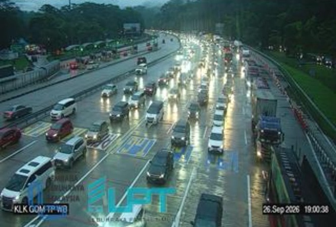Image from: Trafik Karak sesak 5km menuju Plaza Tol Gombak