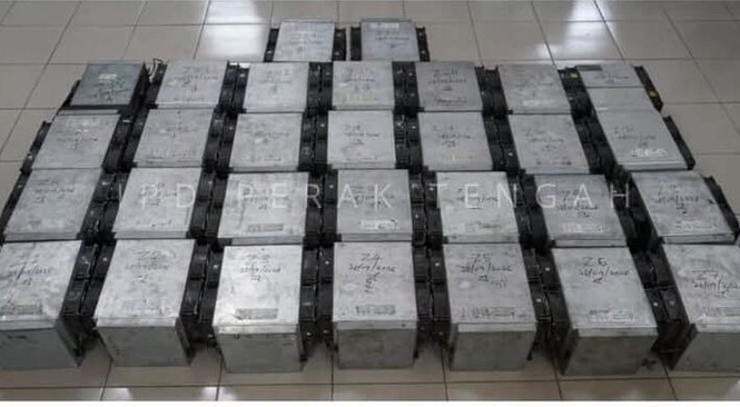 Image from: Dua lelaki ditahan berkaitan aktiviti perlombongan bitcoin di Seri Iskandar