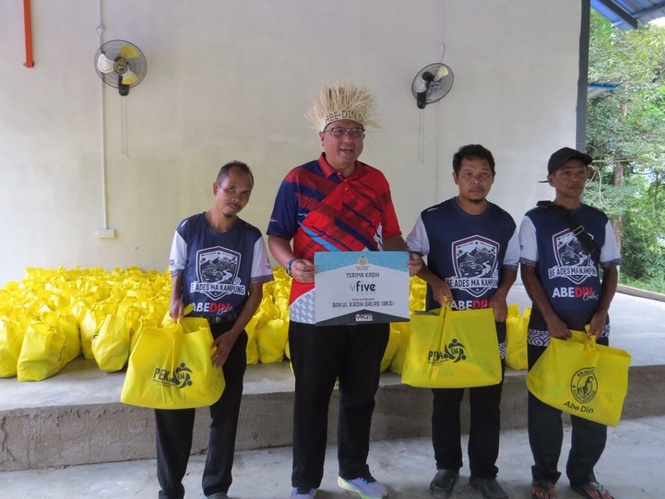 Image from: Bakul makanan diagih awal persediaan musim tengkujuh