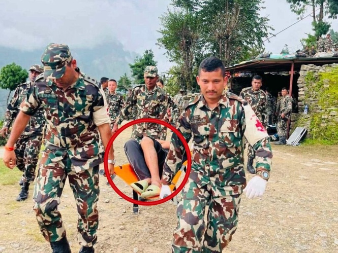 Image from: Banjir Nepal: ‘Gambar pertama macam adik saya, boleh tolong semak?’