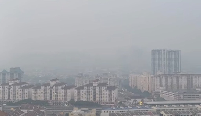 Image from: Hari Malaysia diselubungi jerebu, 41 kawasan catat IPU tidak sihat