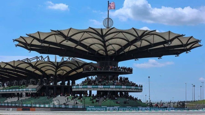 Image from: F1: Tiket Madani GP Bahrain habis dijual