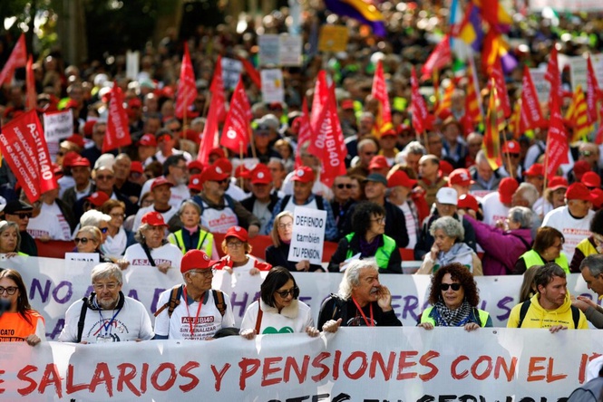 Image from: 25,000 berarak di Madrid tuntut lindungi skim pencen