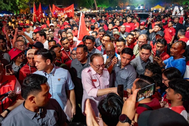 Image from: Politik permusuhan antara kaum tidak ke mana – Anwar