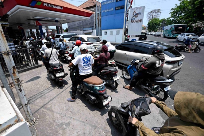 Image from: Bali catu minyak, cuma nombor plat ganjil isi minyak semalam