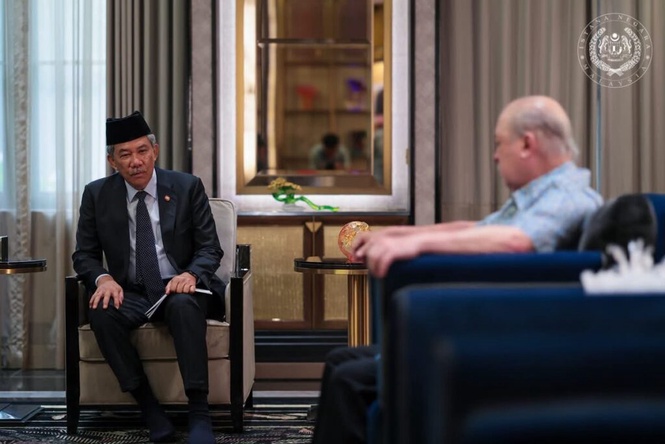Image from: Agong berkenan terima taklimat lawatan Presiden Mesir, Raja Jordan