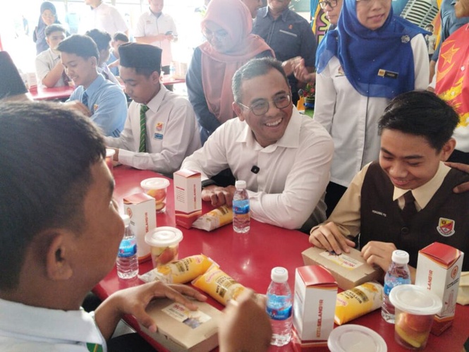 Image from: 900,000 murid Selangor dapat sarapan percuma