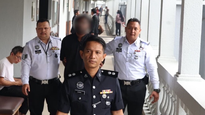 Image from: Ejen hartanah ekori konvoi TPM didenda RM4,000