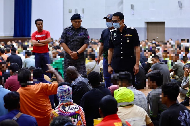 Image from: 630 warga asing ditahan di tapak pembinaan kilang bateri