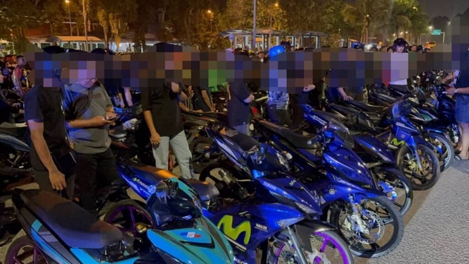 Image from: Port pelesit rempit berpesta kena ‘pukat’, 179 saman dikeluarkan