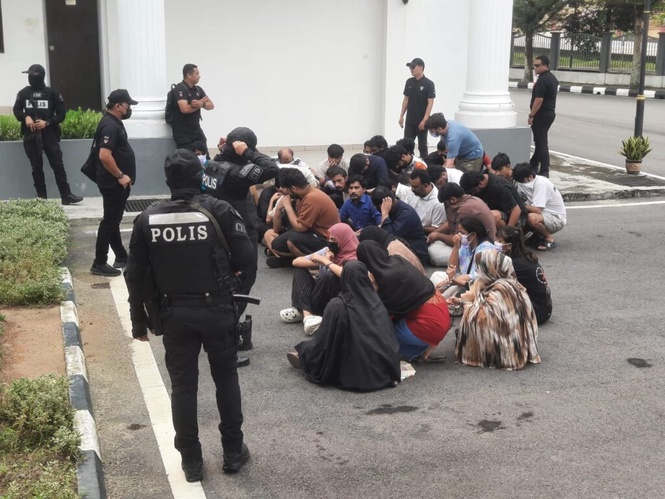 Sindiket scam menyamar polis India, 49 individu dituduh di mahkamah ...