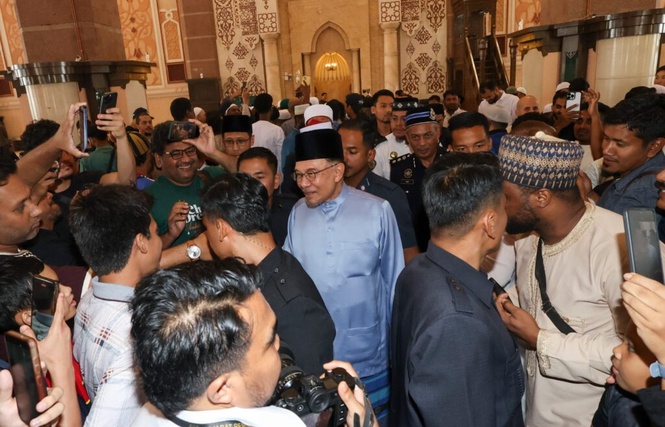 Image from: Rakyat ambil peluang tanya Anwar intipati Belanjawan 2027