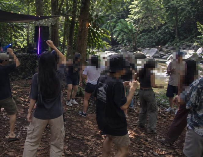 Image from: Terkejut tengok orang menari dalam hutan