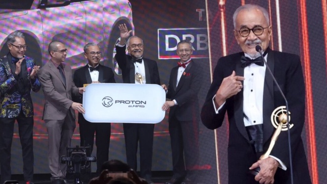 Image from: Anugerah Tokoh ASA2026 milik Rahim Razali, terima Proton e.Mas7