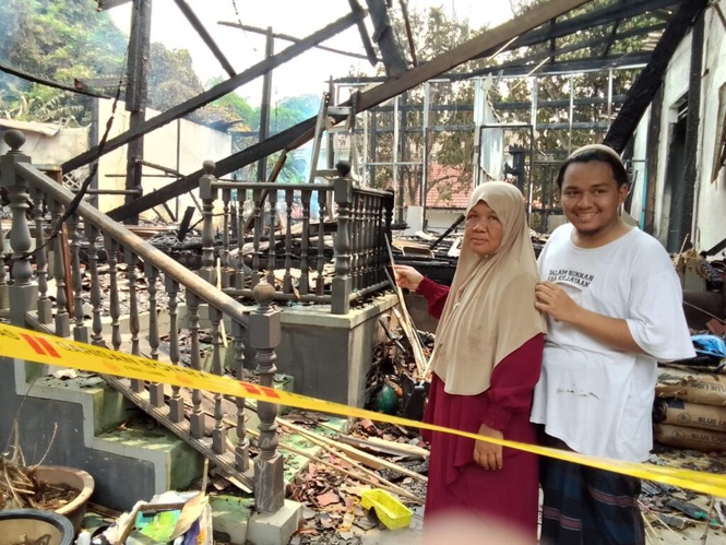 Image from: Rumah terbakar, peniaga sedekah semua jualan makanan kepada jiran