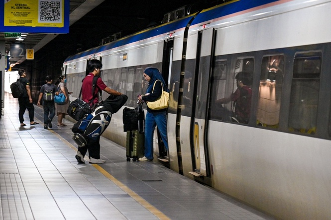 Bad WiFi on trains? Govt tells telcos to fix internet on KL-Segamat ...