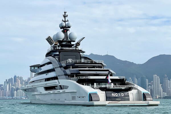 Image from: Kapal Layar Mewah Milik Bilionar Rusia Disyaki Lepasi Sekatan Selat Hormuz