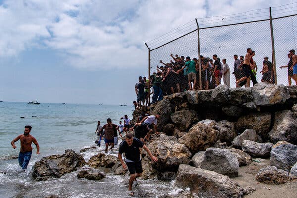 Image from: Ribuan Migran Serbu Ceuta, Sepanyol Kerah Tentera Kawal Sempadan