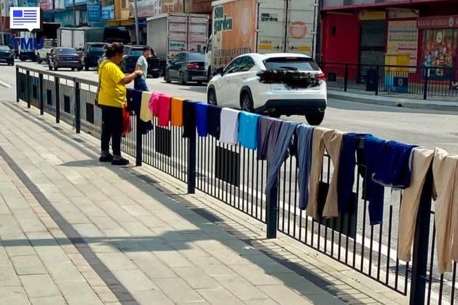 Image from: Pakaian Digantung Pada Penghadang Jalan Di Pasar Jawa, Netizen Persoal Sikap Segelintir Warga Asing