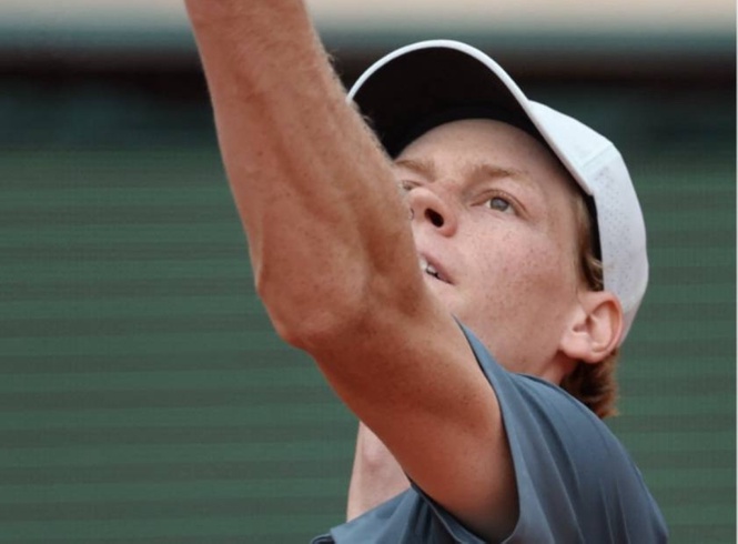 Sinner eases into Monte Carlo semis