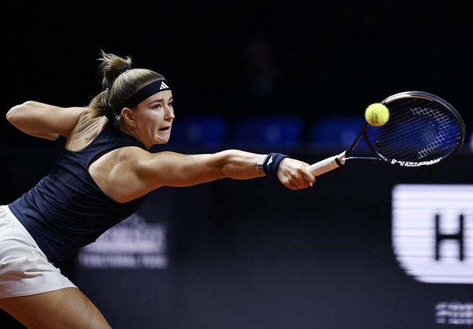 Muchova battles past Svitolina to book Stuttgart final berth