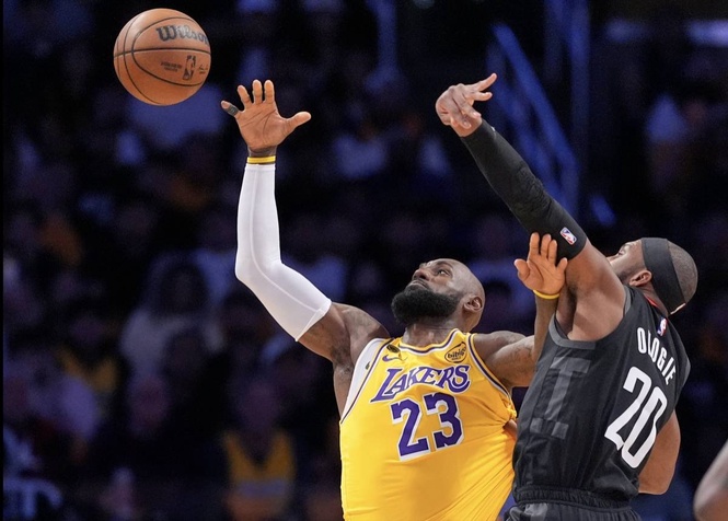 Lakers down Rockets as Nuggets, Knicks win